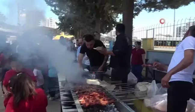 Adana'da okul bahçesinde kebap şenliği düzenlendi