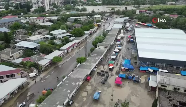 Gürcistan'ı sel vurdu