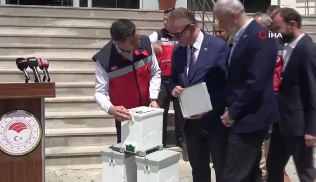 Kütahya'da ana arı ve arı sütü üretimi ekipmanları dağıtıldı