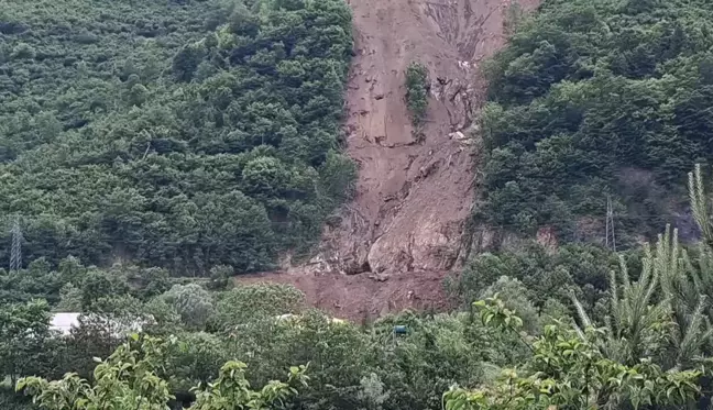 Artvin'deki heyelan tehlikesi vatandaşları tedirgin ediyor