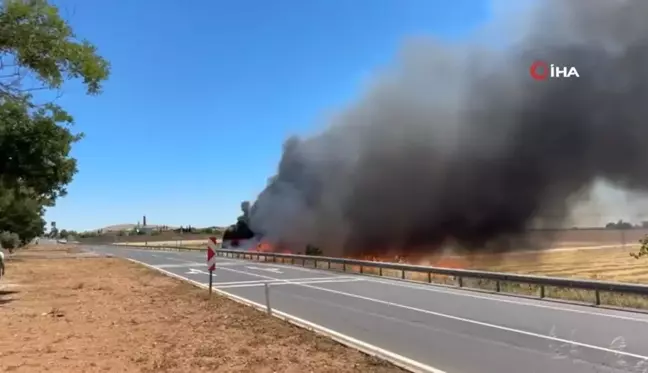 Şanlıurfa'da emniyet personellerini taşıyan midibüs alev alev yandı