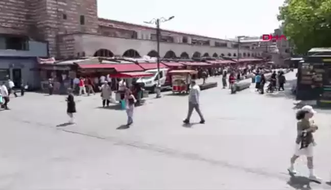 Eminönü'nde bayram öncesi beklenen yoğunluk oluşmadı