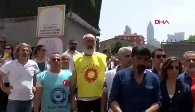 Öğretmene Yapılan Yumruklu Saldırı Protesto Edildi