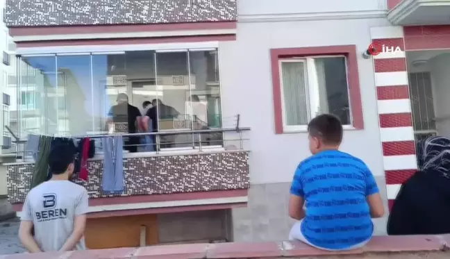 Yaşlı kadın balkonda ölü bulundu