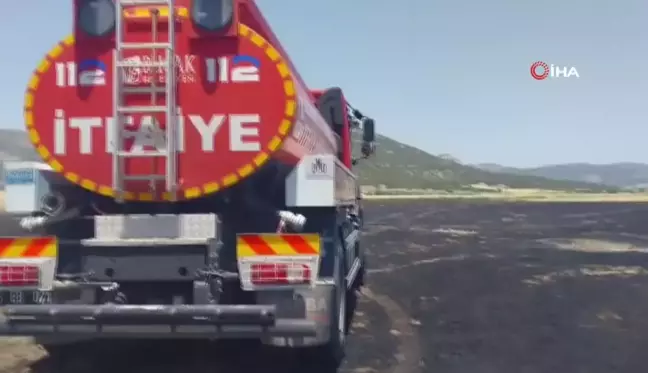 Burdur'da balya makinesinden çıkan yangında 9 dekar arazi kül oldu