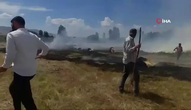 Patnos'ta buğday tarlası yangında küle döndü