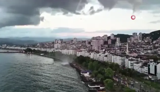 Ordu'da deniz üzerinde dev hortum görüntülendi