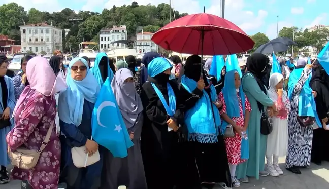 Urumçi Katliamı Protesto Edildi