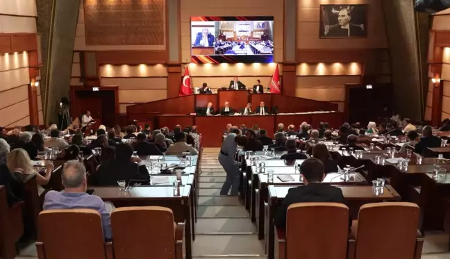 İstanbul'da toplu taşımada öğrenci indirimine 30 yaş sınırı getirildi