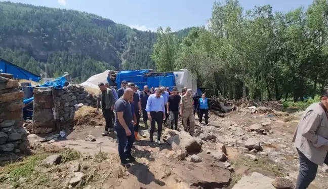 Erzurum'da Sel Felaketi: Evler Yıkıldı, Araçlar Zarar Gördü