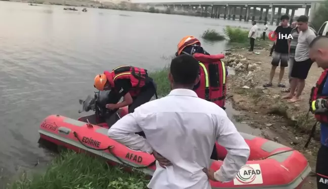 Edirne'de Meriç Nehri'nde kaybolan iki genci arama çalışmaları sürüyor