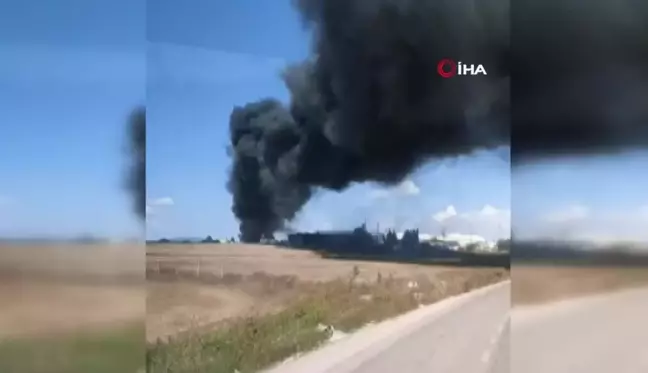 Geri dönüşüm deposunda çıkan yangın yarım saatte söndürüldü