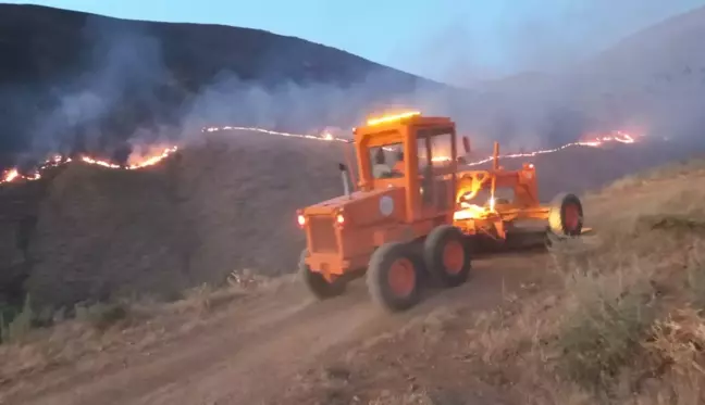 Develi ilçesinde dağlık alanda yangın çıktı