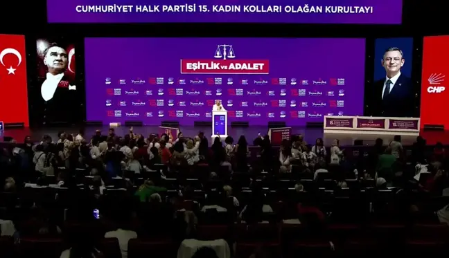 CHP Kadın Kolları Kurultayında Aylin Nazlıaka lehine adaylıktan çekilen Merve Kır'dan çağrı