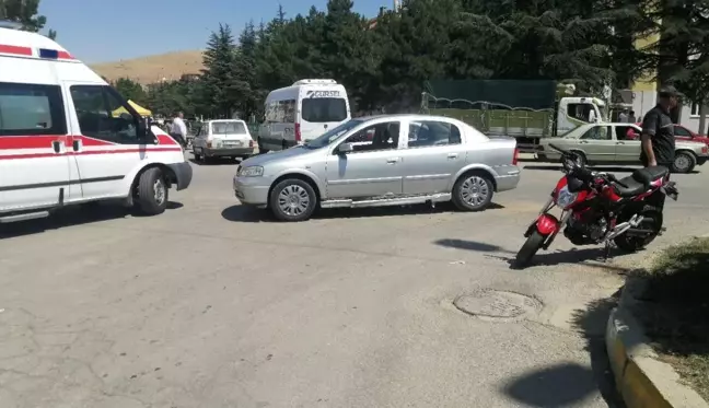 Isparta'da otomobil ile motosiklet çarpıştı: 1 yaralı