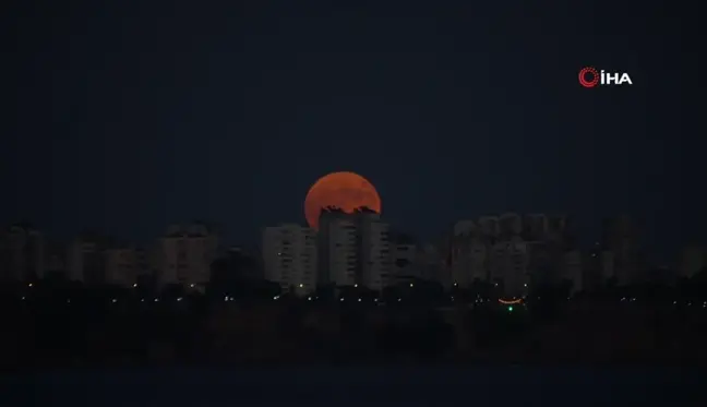 Antalya'da Süper Ay manzarası hayran bıraktı