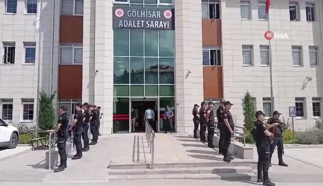 Burdur'da baba ve oğulun katil zanlısı adliyeye sevk edildi