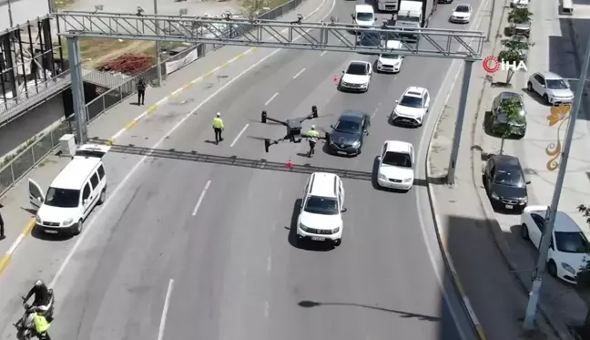 Sultanbeyli'de dron destekli trafik denetiminde sürücülere cezai işlem uygulandı