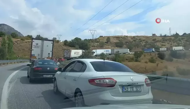 Bitlis'te Trafik Kazası: 8 Yaralı