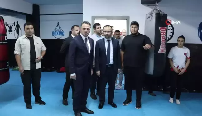 Bakan Yardımcısı Eminoğlu, Iğdır'da Gençlerle Buluştu