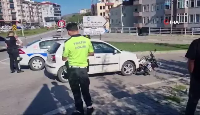 Sinop'ta Otomobil Motosiklete Çarptı: 1 Yaralı