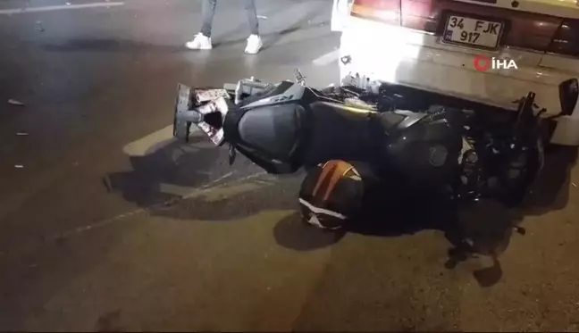 Pendik'te Otomobil Motosiklete Çarptı: 1 Yaralı