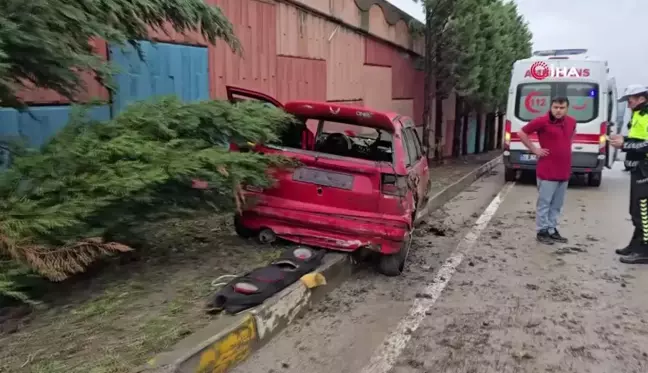 Karabük'te, yağışlı havanın etkisi ile meydana gelen trafik kazalarında 2 kişi yaralandı