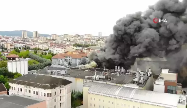 Sancaktepe'de Soğuk Hava Deposunda Yangın