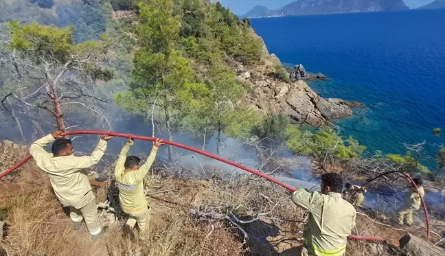 Mersin Gülnar'daki Orman Yangını Kontrol Altına Alındı