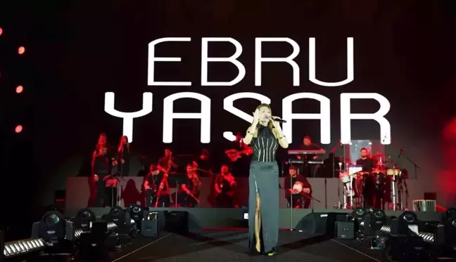 Ebru Yaşar Diyarbakır konserinde izleyici rekoru kırdı