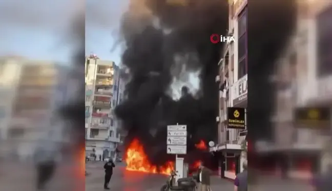 Antalya'da Cam Yüklü Kamyonet Yangını, Mahallede Panik Yarattı