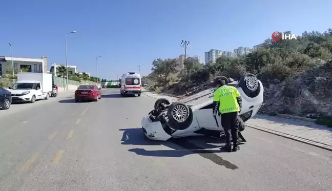 Kuşadası'nda Takla Atan Otomobilde Sürücü Yaralandı