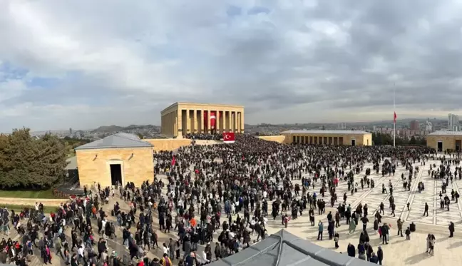 10 Kasım'da Anıtkabir'i 1 Milyondan Fazla Kişi Ziyaret Etti