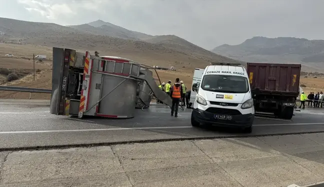 Konya'da Süt Tankeri ve Kamyon Çarpıştı: 2 Ölü