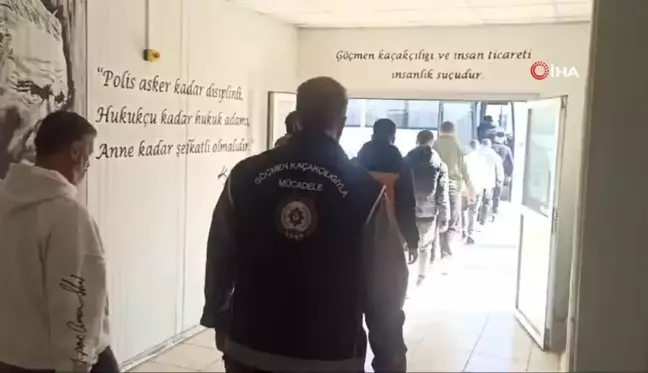 Osmaniye'de Durdurulan Otobüste 11 Kaçak Göçmen Yakalandı