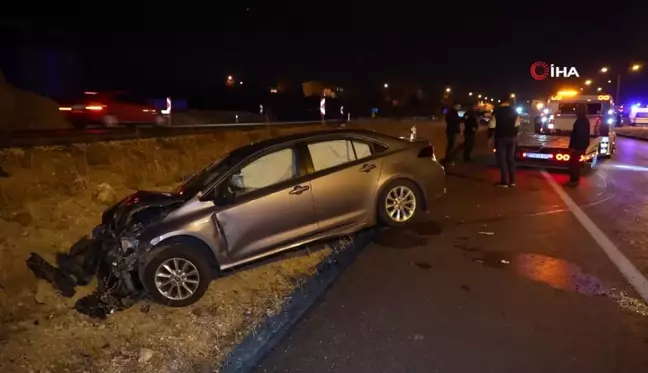 Kırıkkale'de İki Otomobil Çarpıştı, 8 Yaralı