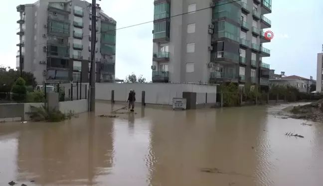 Antalya Belek'te Şiddetli Yağışlar Hayatı Felç Etti