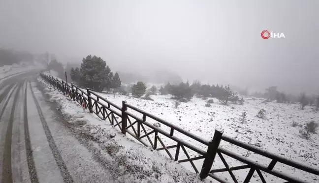 Manisa Spil Dağı'na Mevsimin İlk Karı Düştü