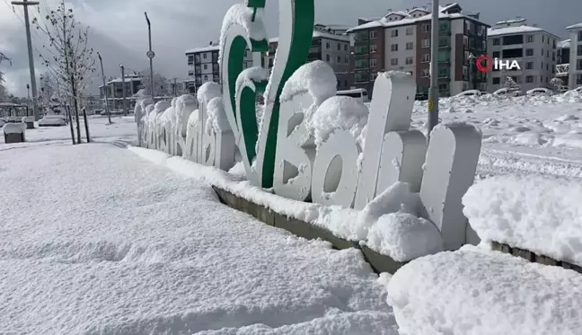 Bolu'da Kar Kalınlığı 30 Santimetreye Ulaşıldı