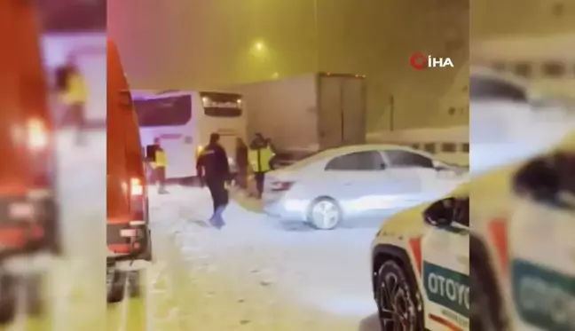 Bolu Dağı Tüneli İstanbul İstikametinde Zincirleme Kaza Sonucu Kapandı