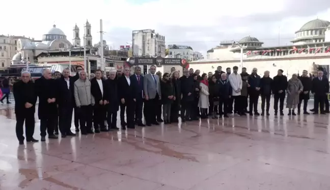 CHP İstanbul İl Örgütü'nden Öğretmenler Günü Dolayısıyla Taksim'de Tören