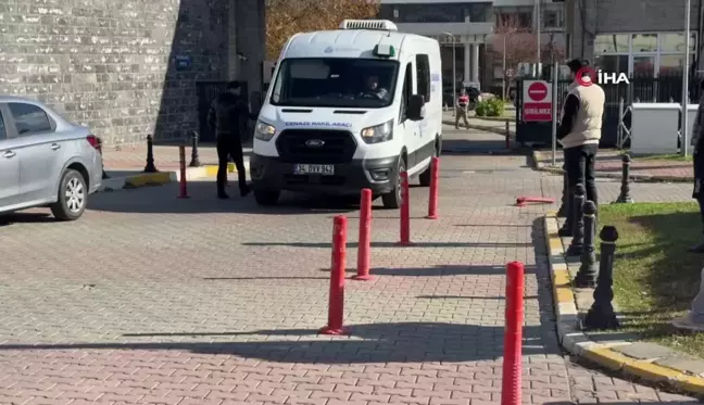 İstanbul'da Aile Katliamında Ölenlerin Cenazeleri Alındı