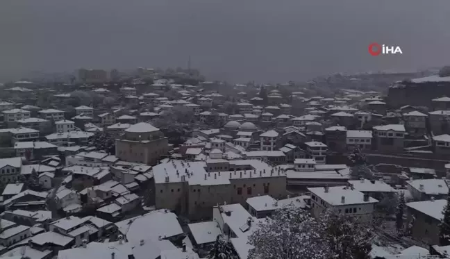 Safranbolu'daki Tarihi Yapılar Karla Kaplandı