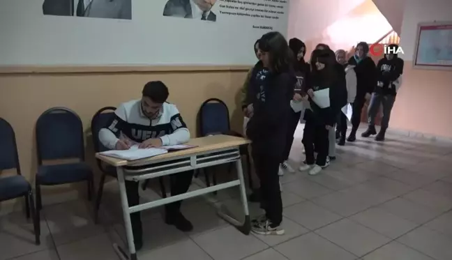 Muş'ta Öğrencilere Skolyoz Taraması Başlatıldı