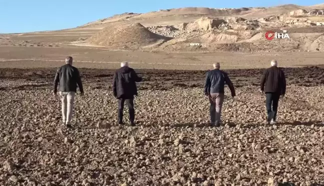 Van'da Atık Barajı Çöktü, Ekili Tarlalar Zarar Gördü