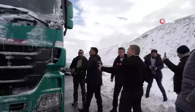 Erzincan'da Kar Yağışı Sonrası Kapanan Yollar Yeniden Ulaşıma Açıldı