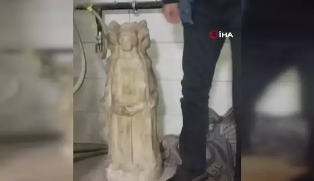 Polis, Afyonkarahisar'da Ele Geçirilen 4 Başlı Hekate Heykelini Koruma Altına Aldı