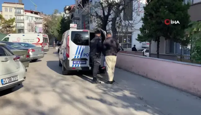 Ehliyet Sınavında Kopya Düzeniği ile Yakalanan Aday Polisi Uyardı