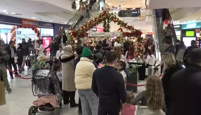 Kadınların özgün tasarımlarıyla açılan 'Mutlu Yıllar Tasarım Pazarı' ilgi odağı oldu