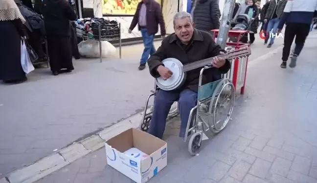 Sokak Sanatçısı Cümbüşçü Hasan, Protez Bacak İçin Yardım Bekliyor